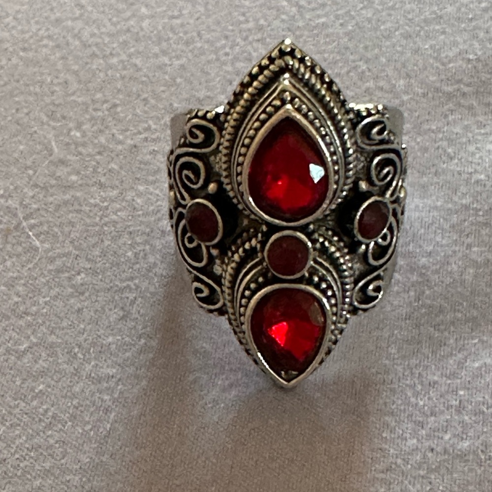 Fabulous faux ruby ring, sz 10